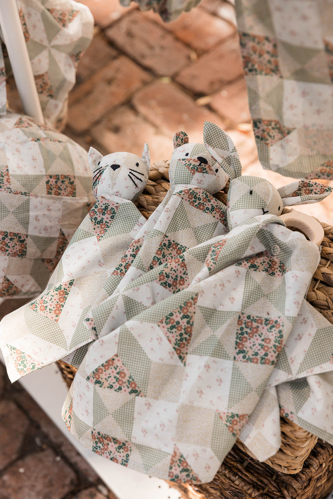 Bee - Linen + Maple Ring Teether - Image 2